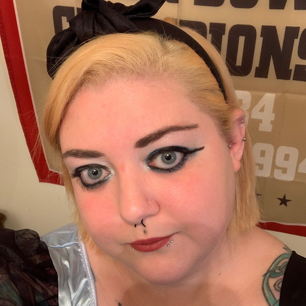 Meet your Posher, Alyce